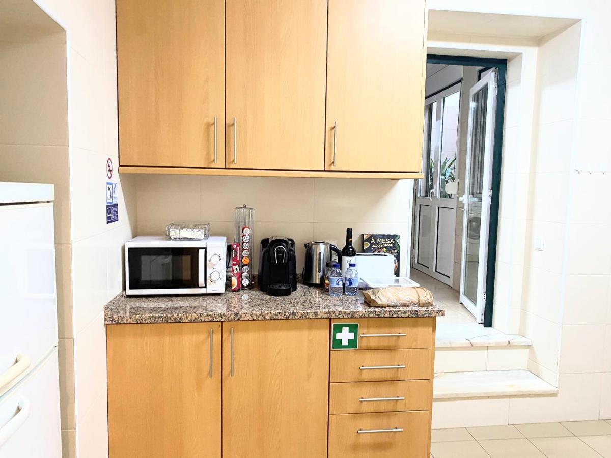Apartment In The Center Next To The Parliament Lisbon Bagian luar foto