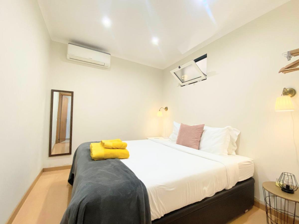 Apartment In The Center Next To The Parliament Lisbon Bagian luar foto